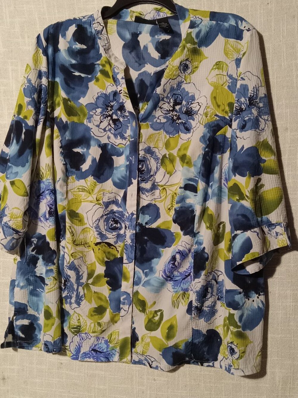 Maggie Barnes 2X floral blouse